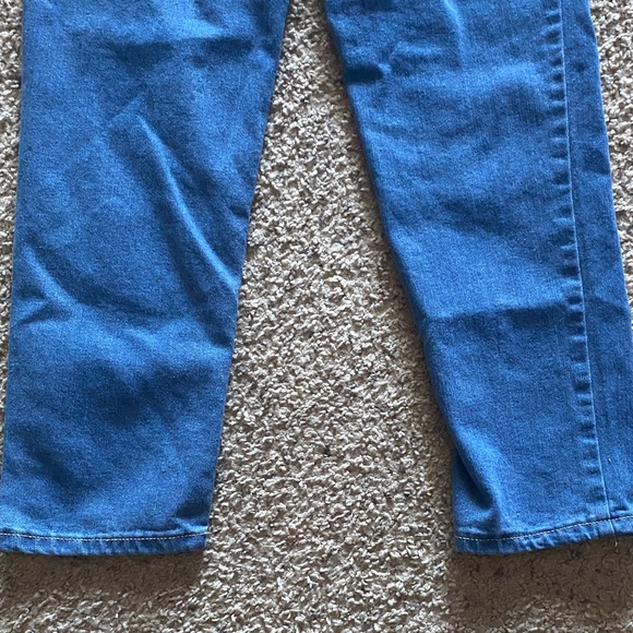 No Boundaries Women's Blue Jeans (NWOT) - Picture 8 of 9